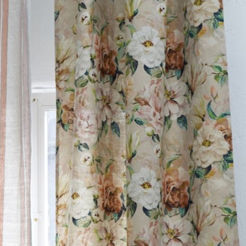 tissu d'ameublement Jardin Botaniquede Designers Guild, lin mélangé lavable  motif floral roses et camélias, pour chaise, fauteuil, canapé, rideau, stores et coussins, vendu par la rime des matieres offre bon plan tissu et frais de port offerts