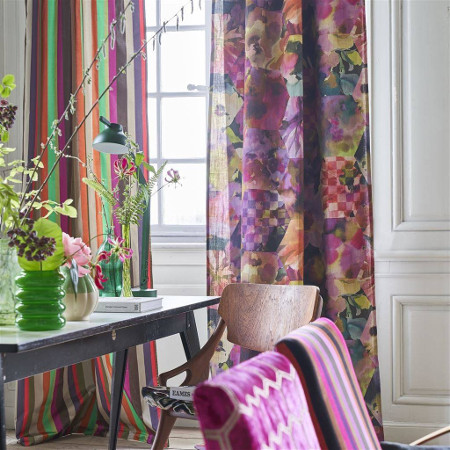 Rideaux  tissu ameublement Kashmiri motif floral design de Designers Guild, pour fauteuil, canapé, stores et rideaux, vendu par la rime des matieres offre bon plan tissu