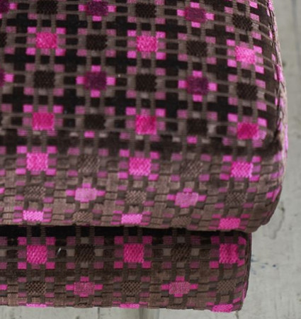 Lamego tissu ameublement velours petit motif quadrillé contemporain, de Designers Guild, pour chaise, fauteuil, canapé, rideaux et coussins, vendu par la rime des matieres, frais de port offerts