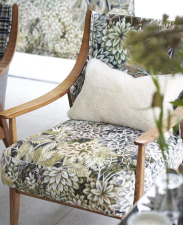 Madhya tissu ameublement velours design floral végétal luxuriant, de Designers Guild, pour  chaise, fauteuil, canapé, rideaux et coussins, vendu par la rime des matieres, bon plan tissu et frais de port offerts