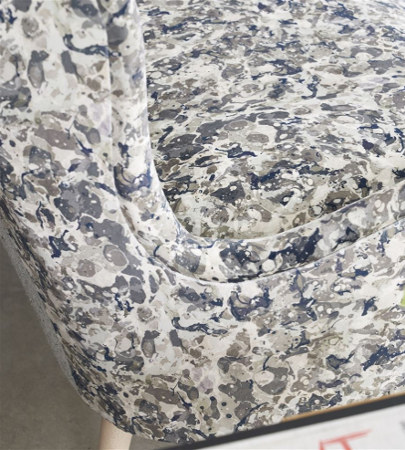 Odisha tissu ameublement velours  design grahique marbre naturel, de Designers Guild, pour  chaise, fauteuil, canapé, rideaux, jetés de lit et coussins, vendu par la rime des matieres, bon plan tissu et frais de port offerts