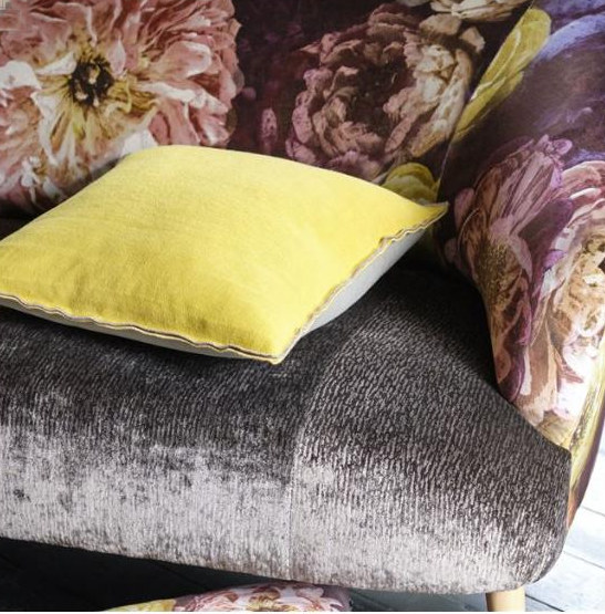 Poème de fleurs tissu ameublement motif floral de Designers Guild, pour fauteuil, canapé, rideaux et coussins,  vendu par la rime des matieres, bon plan tissu et frais de port offerts