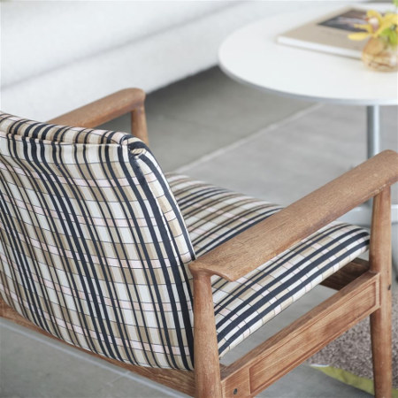 Shastri tissu ameublement velours design grahique carreaux contemporains, de Designers Guild, pour  chaise, fauteuil, canap, rideaux et coussins, vendu par la rime des matieres, bon plan tissu et frais de port offerts