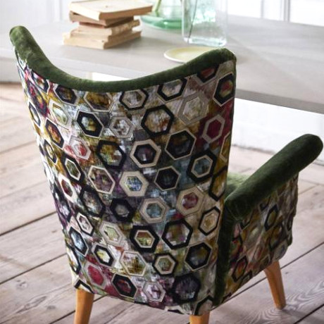 Sukhna tissu ameublement velours motif géomérique design pour fauteuil, canapé et rideaux de designers guild vendu par la rime des matieres offre bon plan tissu