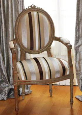 tissu ameublement fauteuil louis 16 trasimeno designers guild vendu apr la rime des matieres