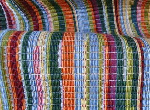 hernani tissu ameublement imprimé rayures fantaise de casal pour chaise, fauteuil et canapé par la rime des matieres bon plan tissu