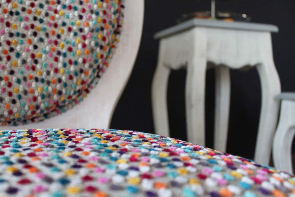 janeiro tissu ameublement velours imprimé pois de casal pour chaise, fauteuil et canapé par la rime des matieres bon plan tissu