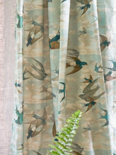 Chimney Swallows tissu ameublement non feu en coton imprimé oiseaux pour rideaux, jetés de lit, fauteuil et canapé, de designers guild john derian vendu par la rime des matieres bon plan tissu