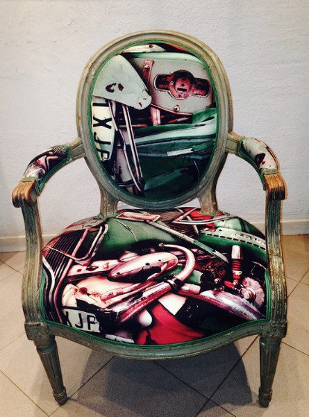 fauteuil cabriolet louis XVI tissu fangio lavable de jp Gaultier pour Lelièvre vendu par la rime des matieres