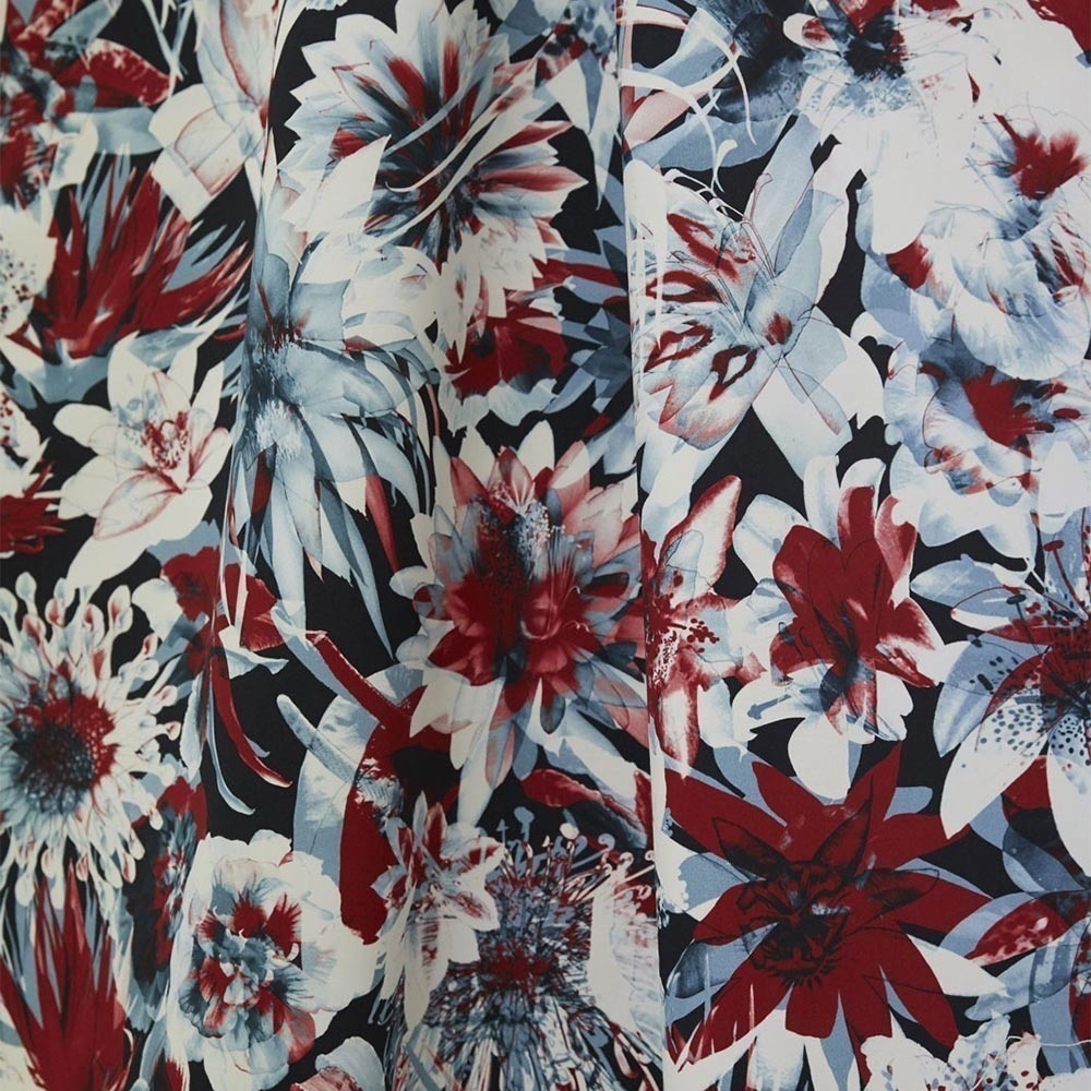 Hawai tissu ameublement lavable  de Jean Paul Gaultier, motif floral tropical luxuriant  pour  rideaux, fauteuil et canapé, vendu par la rime des matieres