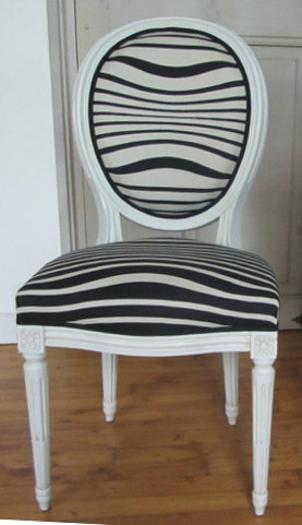 chaise Louis XVI tissu ameublement lavable imprimé fauteuil et canapé illusion de JP Gaultier vendu par la rime des matieres