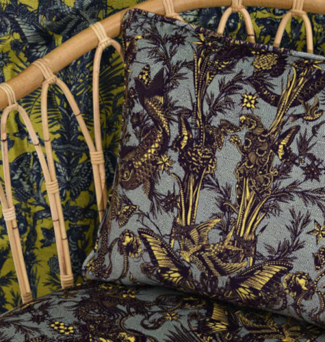 Javanaise tissu d'ameublement lavable et écoresponsable de Jean-Paul Gaultier, motif floral animal esprit tatoo, tissu vendu par la rime des matieres, frais de port offert