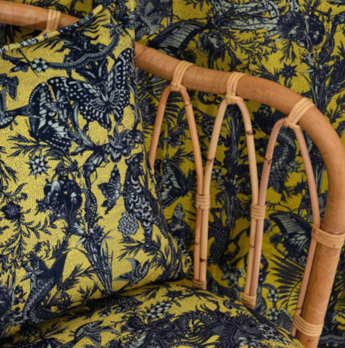 Javanaise tissu d'ameublement lavable et écoresponsable de Jean-Paul Gaultier, motif floral animal esprit tatoo, tissu vendu par la rime des matieres, frais de port offert