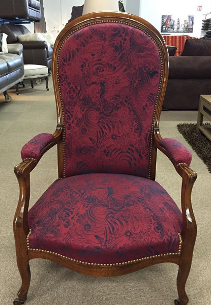 fauteuil voltaire tissu komodo tatouage de jp Gaultier pour Lelièvre vendu par la rime des matieres