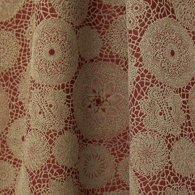 Macramé tissu ameublement  de Jean Paul Gaultier, motif broderie traditionnelle  pour  rideaux, fauteuil et canapé, vendu par la rime des matieres