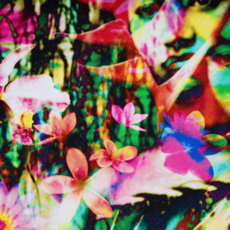 Tahitienne tissu d'ameublement lavable et coresponsable de Jean-Paul Gaultier, motif floral et portrait color luxuriant, tissu vendu par la rime des matieres, frais de port offert