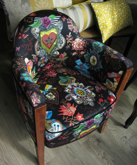 cocarde tissu christian lacroix pour fauteuil, canapé et rideau vendu par la rime des matieres bon plan tissu