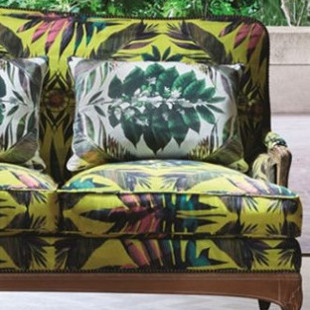 Feather Park Soft tissu d'ameublement velours de Christian Lacroix, motif feuilles et plumes style jardin  la franaise, pour chaise, fauteuil, canap, coussin et rideaux, vendu par la rime des matieres bon plan tissu et frais de port offerts