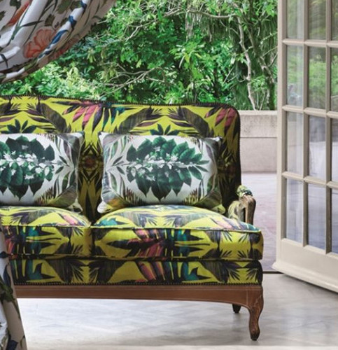 Feather Park Soft  tissu d'ameublement velours de Christian Lacroix, motif feuilles et plumes style jardin à la française, pour chaise, fauteuil, canapé, coussin et rideaux, vendu par la rime des matieres bon plan tissu et frais de port offerts