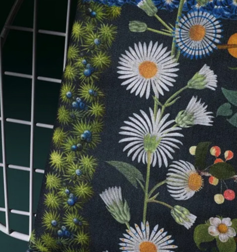 Hortus tissu ameublement lin mélangé de Christian Lacroix,  superbe motif floral stylisé, pour  sièges, rideaux, stores et coussins, vendu par la rime des matieres, bon plan tissu et frais de port offerts