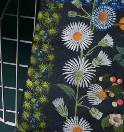 Hortus tissu ameublement lin mélangé de Christian Lacroix, superbe motif floral stylisé, pour sièges, rideaux, stores et coussins, vendu par la rime des matieres, bon plan tissu et frais de port offerts