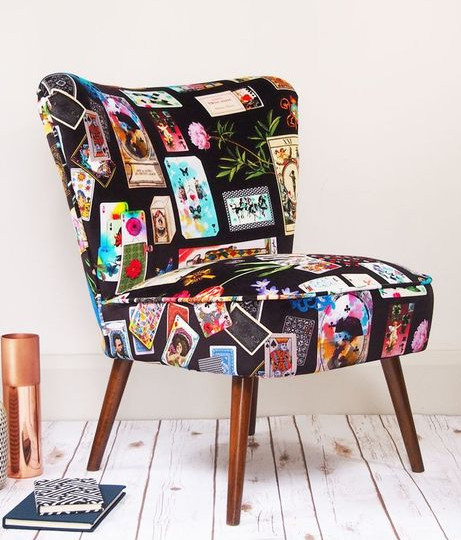 maison de jeu tissu ameublement velours imprimé  de christian lacroix pour fauteuil cocktail vendu par la rime des matieres bon plan tissu