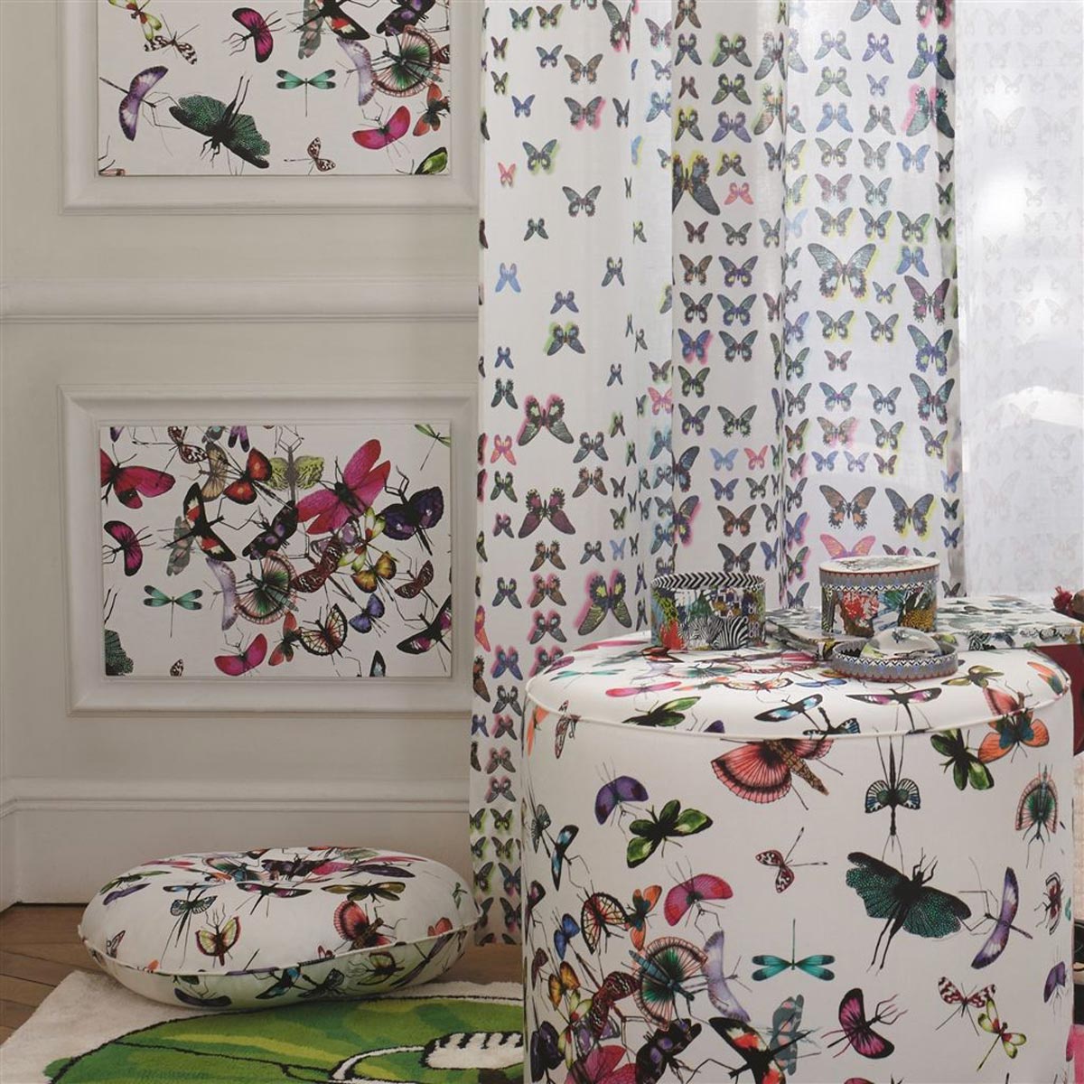 mariposa tissu ameublement lavable imprimé  petits papillons de christian lacroix pour fauteuil et canapé et rideau vendu par la rime des matieres bon plan tissu