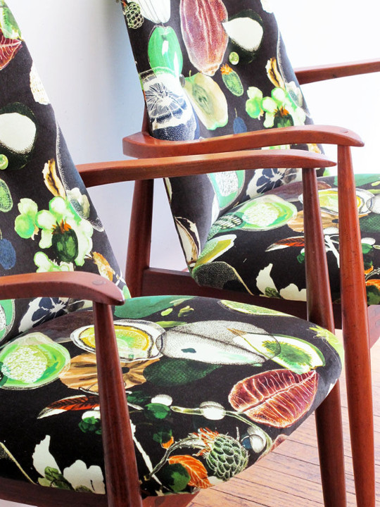 chaise tissu soft manaos  velours imprimé exotique  fauteuil canapé christian lacroix vendu par la rime des matieres