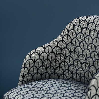 parure tissu ameublement lavable et non feu imprimé style Art Déco pour fauteuil et canapé lelièvre vendu par la rime des matieres