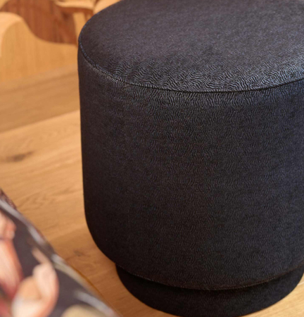 tissu ameublement Sukkari de Lelièvre,  petit motif graphique léger effet texturé,  non feu et lavable, pour chaise, fauteuil, canapé, coussin, rideau, tissu vendu par la rime des matieres, bon plan et frais de port offerts