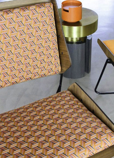 chaise retro tissu imprimé lavable tribu lelièvre vendu par la rime des matieres