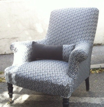 fauteuil anglais tissu imprimé lavable tribu lelièvre vendu par la rime des matieres