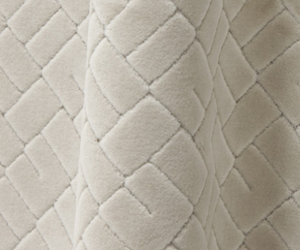 Vallauris tissu velours de Lelièvre pour fauteuil, canapé, rideaux et coussins, vendu par la rime des matieres