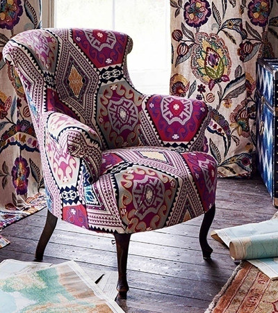 fauteuil tissu Magic Carpet, motif tapis persan, de Mulberry Home, vendu par la rime des matieres, bon plan tissu et frais de port offerts