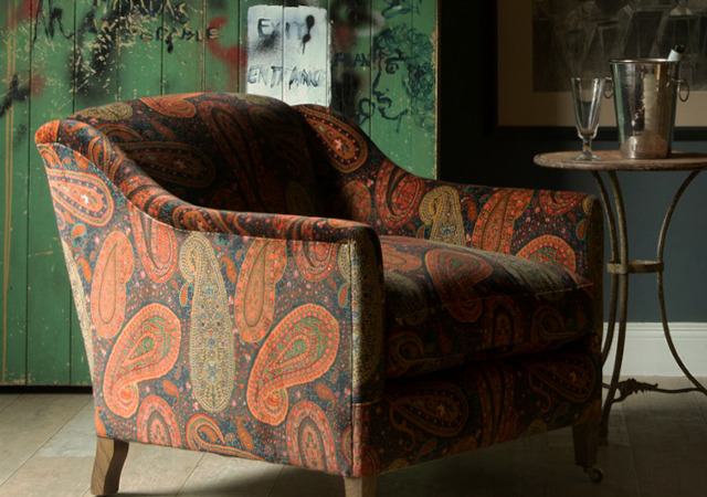 fauteuil tissu velours peregrine paisley,  motif cachemire,  de Mulberry Home, vendu par la rime des matieres, bon plan tissu et frais de port offerts