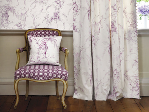Maude tissu ameublement  motif design style Ikat de Nina Campbell pour fauteuil, canapé et rideaux,  vendu par la rime des matieres bon plan tissu