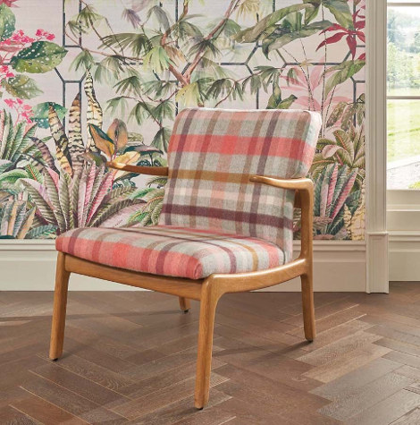 Fauteuil scandinave et  tissu ameublement Cassiano, motif écossais carreaux modernes, en laine, pour chaise, fauteuil, canapé, coussins et rideaux de osborne & little vendu par la rime des matieres bon plan tissu et frais de port offerts