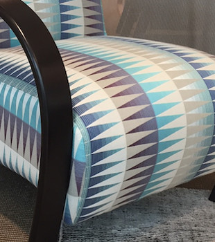 Joplin, tissu ameublement imprimé pour chaise, fauteuil et canapé, rideaux de Osborne et Little, vendu par la rime des matieres, bon plan tissu