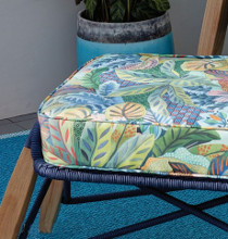 Maranta tissu ameublement outdoor spécial extérieur, motif végétal et floral fantastique pour chaise, fauteuil, canapé, coussin, transat, mobilier de jardin, de osborne & little vendu par la rime des matieres bon plan tissu et frais de port offerts