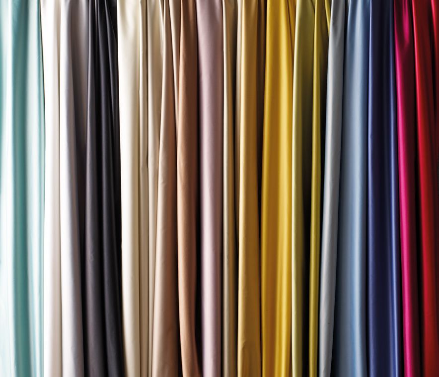 Medici tissu uni effet satin pour fauteuil, canapé et rideaux de Osborne & Little vendu par la rime des matieres bon plan tissu