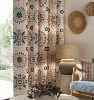 Temara tissu ameublement motif cocardes colorées brodées pour coussins et rideaux de osborne & little vendu par la rime des matieres bon plan tissu et frais de port offerts