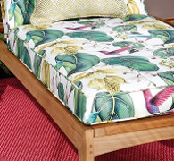 Trailing Orchid tissu ameublement outdoor spécial extérieur, motif orchidées et colibris pour chaise, fauteuil, canapé, coussin, transat, mobilier de jardin, de osborne & little vendu par la rime des matieres bon plan tissu et frais de port offerts
