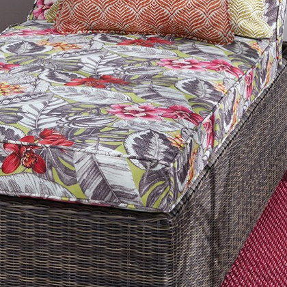 Zebrina tissu ameublement outdoor spécial extérieur, motif floral et végétal,  pour fauteuil canapé coussins mobilier de jardin et bord de pisicne, nautisme, de osborne & little vendu par la rime des matieres, bon plan tissu et frais de port offerts