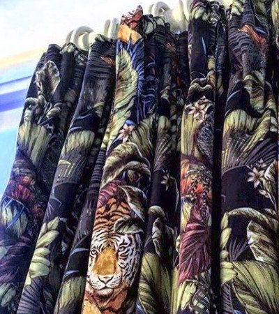 Bengal Tiger tissu lavable pour rideau, stores et coussin, de Prestigious Textiles, motif jungle design tropical, vendu par la rime des matieres, bon plan tissu et frais de port offerts