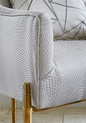 fauteuil tissu lavable Camber de Prestigious Textiles, motif graphique ondulations, vendu par la rime des matieres, bon plan tissu et frais de port offerts
