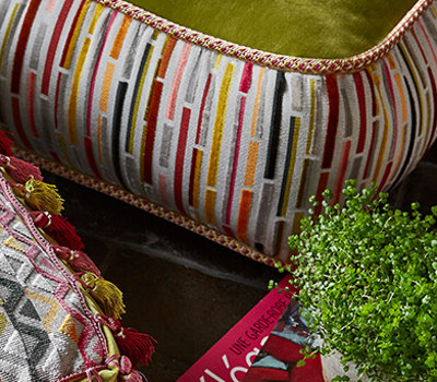 Diego tissu ameublement de Prestigious Textiles, velours petit motif design graphique, pour chaise, fauteuil, canapé, rideau et coussin, vendu par la rime des matieres, bon plan tissu et frais de port offerts