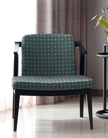 Attilio tissu ameublement petit motif graphique design  de Sahco pour fauteuil, canapé et coussins,  vendu par la rime des matieres bon plan tissu