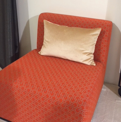 Grid tissu ameublement motif design de Sahco pour fauteuil, canapé, rideaux et coussins,  vendu par la rime des matieres bon plan tissu