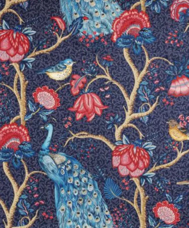 tissu Alexandra Velours de Thévenon, motif jardin extraordinaire et oiseaux paons, lavable, pour chaise, fauteuil, canapé, rideaux et coussins, vendu par la rime des matieres, bon plan tissu et frais de port offerts. 