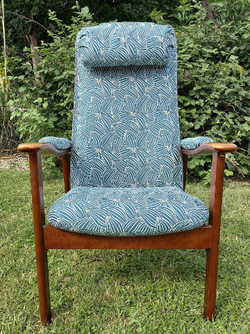 fauteuil relax et tissu lavable Cacao de Thévenon, motif graphique, pour chaise, fauteuil, canapé, rideaux et coussins, vendu par la rime des matieres, bon plan tissu et frais de port offerts. 